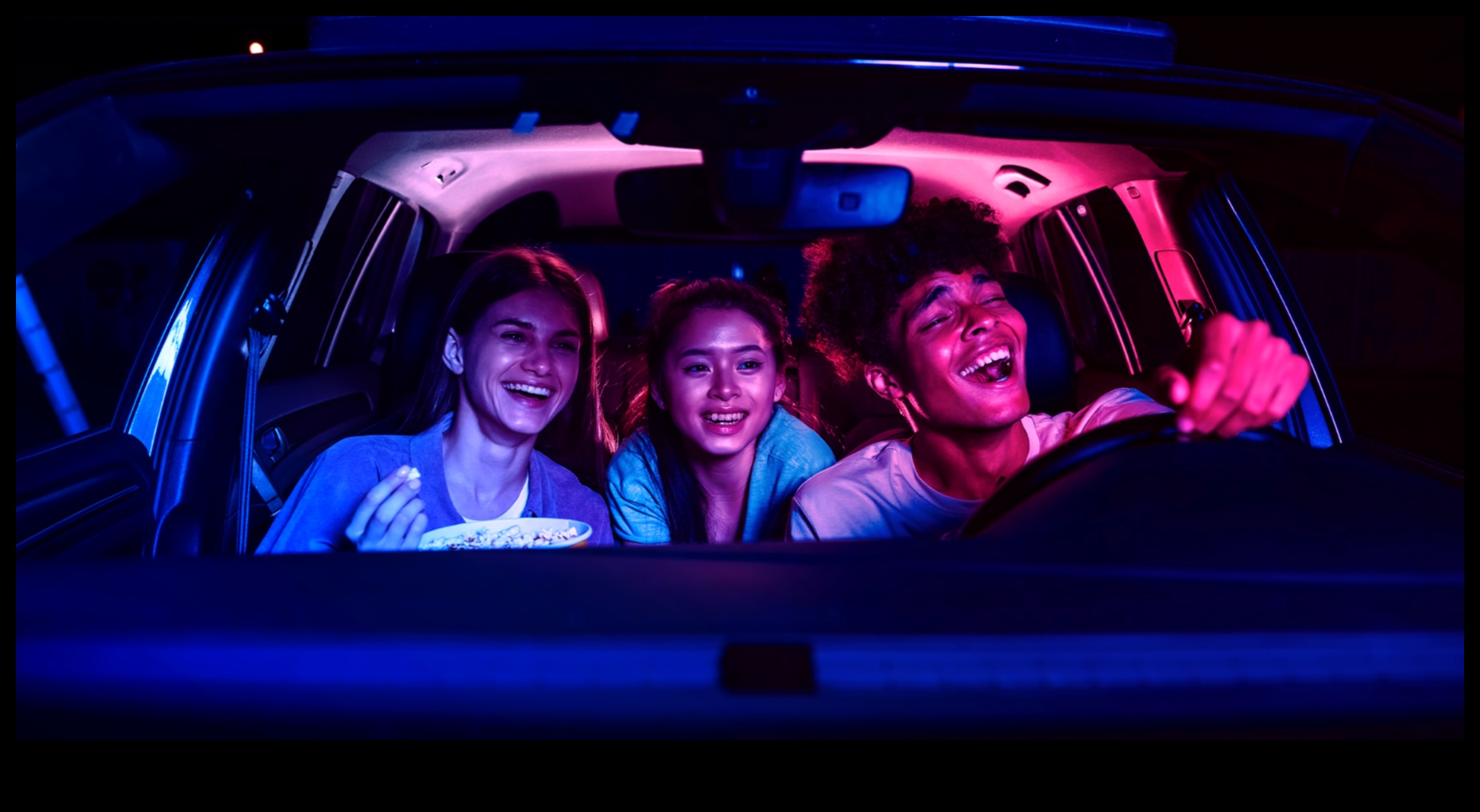 Καθηλωτικό βίντεο μέσα στο αυτοκίνητο: Ηλεκτρονικά βίντεο αυτοκινήτου για ψυχαγωγία έτοιμη για δρόμο