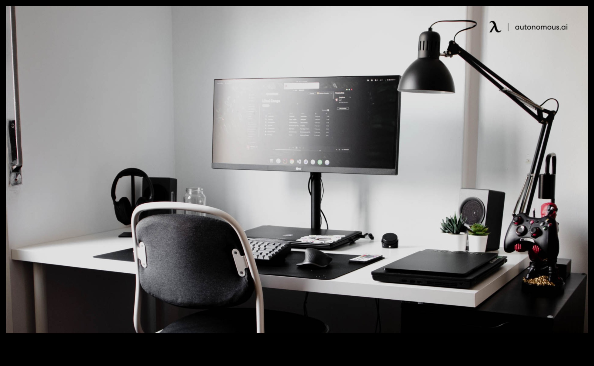 Desk Essentials: Απαραίτητα αξεσουάρ για έναν παραγωγικό σταθμό εργασίας