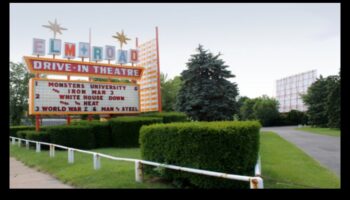 Drive-In Theatre: Προβολείς και ηλεκτρονικά για μια κινηματογραφική εμπειρία στο δρόμο