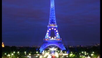 Landmark Luminary: Shining a Light on Global Wonders